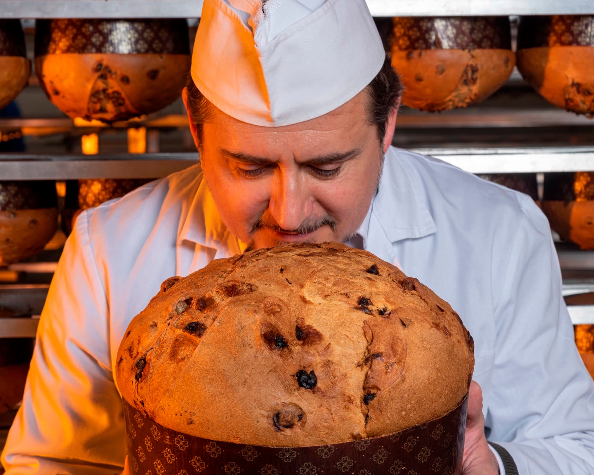 Enrico Dacasto with a freshly baked panettone
